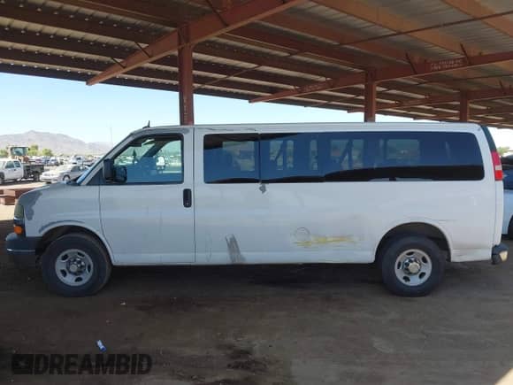 2012 Chevrolet Express Passenger 1LT z VIN 1GAZG1FG0C1101981, wystawiony jako IAAI lot #42841485 z przebiegiem 177 208 mil mil oraz . Historia ofert i sprzedaży dostępna na DreamBid. Obrazek 14.