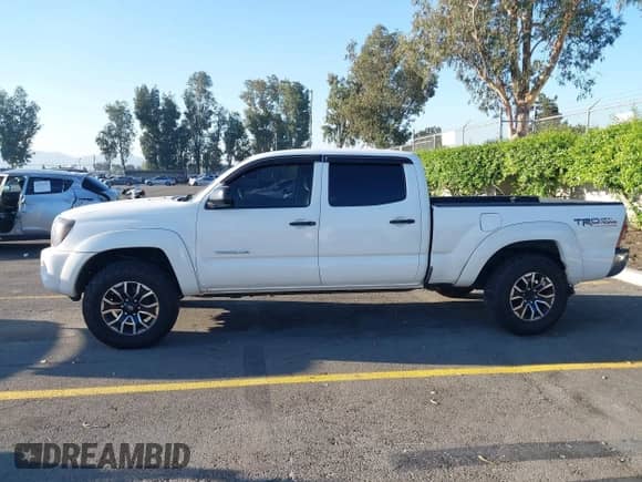 2006 Toyota Tacoma PreRunner with VIN 5TEKU72NX6Z268724, listed as a IAAI auction lot 43306206 with 169,828 mi miles and . Bid and sale history available at DreamBid. Image 14.