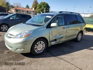 2010 Toyota Sienna XLE с VIN 5TDYK4CCXAS303876, выставлен на аукционе Copart как лот 81272115 с пробегом 170 141 миль миль и Списание • Salvage title. История ставок и продаж доступна на DreamBid. Изображение 1.