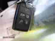 2021 Land Rover Range Rover Sport SVR z VIN SALWZ2RE8MA781806, wystawiony jako IAAI lot #42480226 z przebiegiem 38 073 mil mil oraz . Historia ofert i sprzedaży dostępna na DreamBid. Obrazek 11.