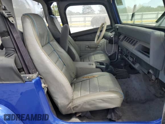 1990 Jeep Wrangler z VIN 2J4FY39T8LJ519849, wystawiony jako Copart lot #50917265 z przebiegiem 153 966 mil mil oraz Czysty tytuł • Clean title. Historia ofert i sprzedaży dostępna na DreamBid. Obrazek 11.