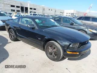 2007 Ford Mustang GT Deluxe z VIN 1ZVFT82H875229569, wystawiony jako IAAI lot #42571064 z przebiegiem 197 963 mil mil oraz . Historia ofert i sprzedaży dostępna na DreamBid. Obrazek 1.