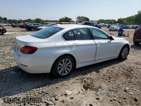 2015 BMW 5 Series 528i xDrive with VIN WBA5A7C53FD625364, listed as a Copart auction lot 67246635 with 122,319 mi miles and Salvage title. Bid and sale history available at DreamBid. Image 3.
