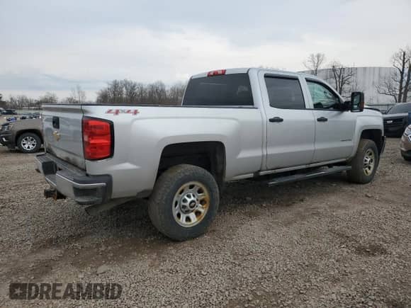 2015 Chevrolet Silverado 2500HD Work Truck z VIN 1GC1KUEG8FF664922, wystawiony jako Copart lot #53850725 z przebiegiem 84 600 mil mil oraz Szkoda całkowita • Salvage title. Historia ofert i sprzedaży dostępna na DreamBid. Obrazek 3.