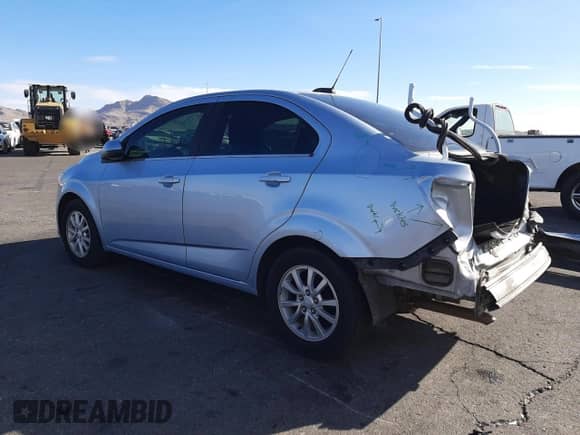 2018 Chevrolet Sonic LT с VIN 1G1JD5SB7J4130803, выставлен на аукционе Copart как лот 54746835 с пробегом 48 883 миль миль и Списание • Salvage title. История ставок и продаж доступна на DreamBid. Изображение 2.