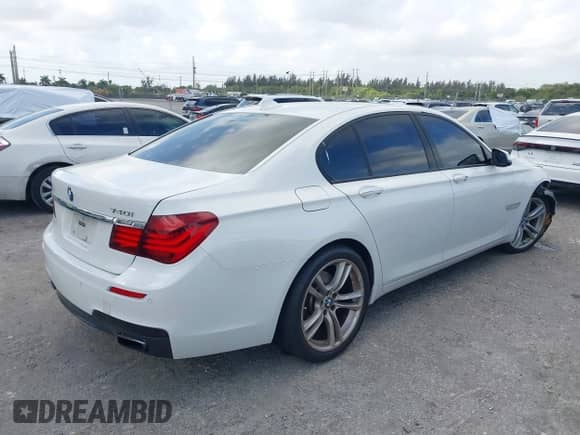 2014 BMW 7 Series 740i с VIN WBAYA6C53ED144195, выставлен на аукционе IAAI как лот 41720500 с пробегом 123 776 миль миль и . История ставок и продаж доступна на DreamBid. Изображение 4.