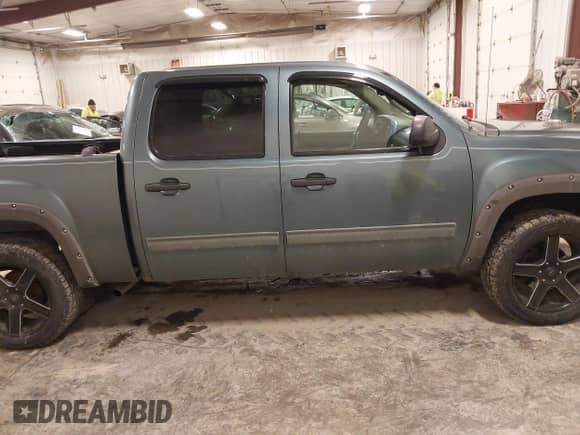 2008 GMC Sierra 1500 SLE1 with VIN 3GTEK13378G240326, listed as a IAAI auction lot 41457315 with 193,637 mi miles and . Bid and sale history available at DreamBid. Image 13.