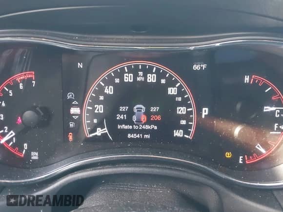 2017 Dodge Durango R/T z VIN 1C4SDHCT8HC610806, wystawiony jako IAAI lot #41446609 z przebiegiem 84 541 mil mil oraz . Historia ofert i sprzedaży dostępna na DreamBid. Obrazek 7.