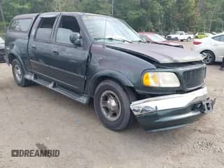2002 Ford F-150 XLT с VIN 1FTRW07L02KA03106, выставлен на аукционе IAAI как лот 43298588 с пробегом Не указан миль и . История ставок и продаж доступна на DreamBid. Изображение 1.