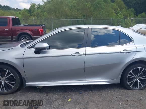 2019 Toyota Camry SE z VIN 4T1B11HK4KU789097, wystawiony jako IAAI lot #43165828 z przebiegiem 70 181 mil mil oraz . Historia ofert i sprzedaży dostępna na DreamBid. Obrazek 15.