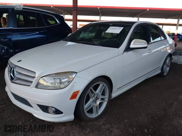 2009 Mercedes-Benz C 300 Sport z VIN WDDGF54X49F245367, wystawiony jako IAAI lot #43462372 z przebiegiem 117 239 mil mil oraz . Historia ofert i sprzedaży dostępna na DreamBid. Obrazek 2.