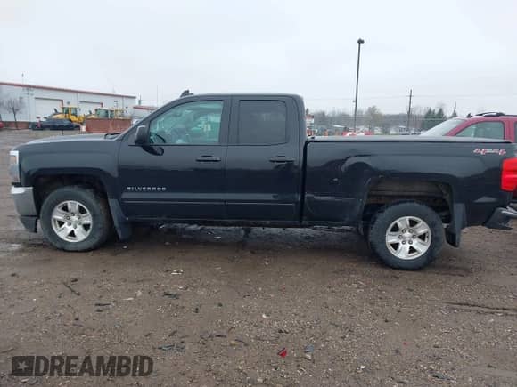 2017 Chevrolet Silverado 1500 LT with VIN 1GCVKREH6HZ140208, listed as a IAAI auction lot 42000684 with 174,989 mi miles and . Bid and sale history available at DreamBid. Image 13.