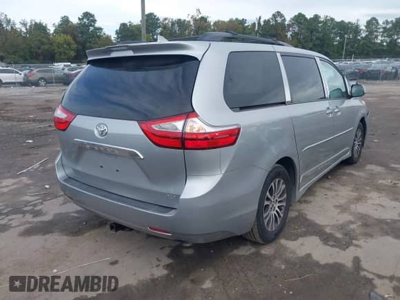 2019 Toyota Sienna XLE Auto Access Seat with VIN 5TDYZ3DC8KS983668, listed as a IAAI auction lot 43402322 with 82,516 mi miles and . Bid and sale history available at DreamBid. Image 4.