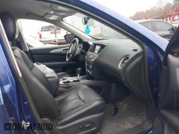 2019 Nissan Pathfinder SV with VIN 5N1DR2MMXKC585246, listed as a IAAI auction lot 42027197 with 124,181 mi miles and . Bid and sale history available at DreamBid. Image 5.