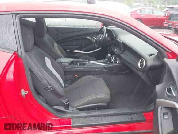 2017 Chevrolet Camaro 1LT с VIN 1G1FB1RS8H0116162, выставлен на аукционе IAAI как лот 42668334 с пробегом 80 733 миль миль и . История ставок и продаж доступна на DreamBid. Изображение 5.
