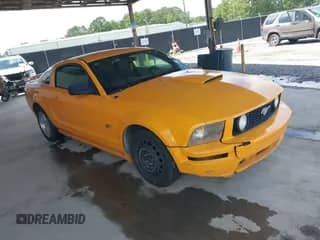 2007 Ford Mustang GT Deluxe z VIN 1ZVFT82H575342590, wystawiony jako IAAI lot #42994755 z przebiegiem 127 080 mil mil oraz . Historia ofert i sprzedaży dostępna na DreamBid. Obrazek 1.