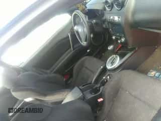 2008 Hyundai Tiburon GS z VIN KMHHM66DX8U279932, wystawiony jako IAAI lot #40246104 z przebiegiem 183 099 mil mil oraz . Historia ofert i sprzedaży dostępna na DreamBid. Obrazek 5.