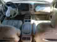 2000 Cadillac Escalade z VIN 1GYEK13R7YR128401, wystawiony jako Copart lot #46227845 z przebiegiem 110 194 mil mil oraz Nie do naprawy • Non repairable. Historia ofert i sprzedaży dostępna na DreamBid. Obrazek 8.