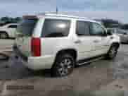 2009 Cadillac Escalade with VIN 1GYFK13259R147747, listed as a Copart auction lot 45285015 with 118,319 mi miles and Salvage title. Bid and sale history available at DreamBid. Image 3.