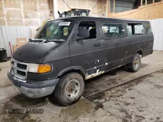 2001 Dodge Passenger with VIN 2B5WB35Z11K501131, listed as a Copart auction lot 42635835 with Not provided miles and Salvage title. Bid and sale history available at DreamBid. Image 1.