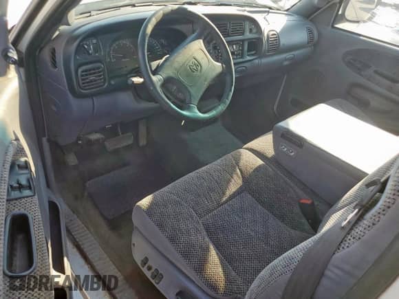 1999 Dodge 1500 с VIN 3B7HC13Z4XG167090, выставлен на аукционе Copart как лот 71598885 с пробегом 145 980 миль миль и Списание • Salvage title. История ставок и продаж доступна на DreamBid. Изображение 8.
