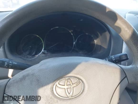 2010 Toyota Sienna CE с VIN 5TDKK4CCXAS328976, выставлен на аукционе IAAI как лот 43463881 с пробегом Не указан миль и . История ставок и продаж доступна на DreamBid. Изображение 7.