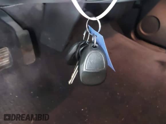 2013 Chevrolet Silverado 1500 LS z VIN 3GCPCREA6DG172384, wystawiony jako IAAI lot #41864124 z przebiegiem 249 337 mil mil oraz . Historia ofert i sprzedaży dostępna na DreamBid. Obrazek 11.