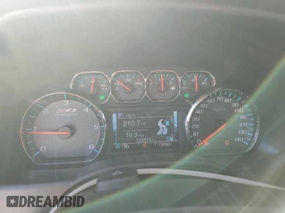 2018 Chevrolet Silverado 1500 LT z VIN 1GCVKREC9JZ373817, wystawiony jako Copart lot #86119505 z przebiegiem 124 573 mil mil oraz Szkoda całkowita • Salvage title. Historia ofert i sprzedaży dostępna na DreamBid. Obrazek 9.