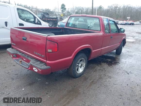 2001 Chevrolet S-10 LS с VIN 1GCCS19W518259493, выставлен на аукционе IAAI как лот 41976186 с пробегом 206 328 миль миль и . История ставок и продаж доступна на DreamBid. Изображение 4.