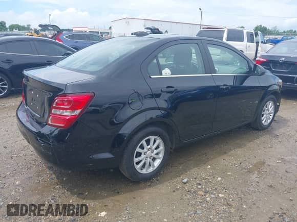 2020 Chevrolet Sonic LT z VIN 1G1JD5SB7L4118668, wystawiony jako IAAI lot #42396816 z przebiegiem 64 182 mil mil oraz . Historia ofert i sprzedaży dostępna na DreamBid. Obrazek 4.