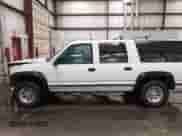 1993 Chevrolet Suburban z VIN 1GNFK16K1PJ330504, wystawiony jako IAAI lot #42194701 z przebiegiem 215 656 mil mil oraz . Historia ofert i sprzedaży dostępna na DreamBid. Obrazek 14.