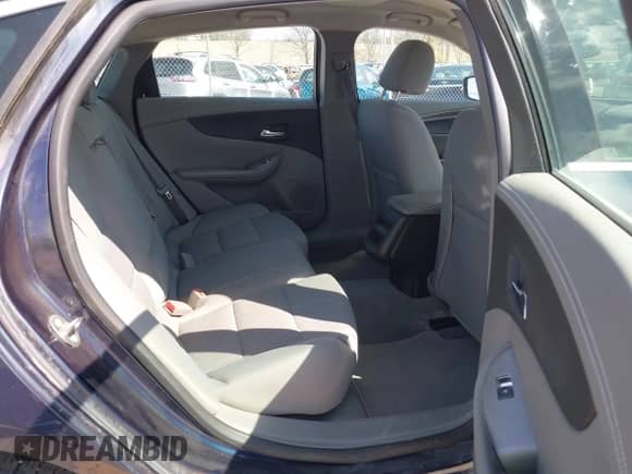 2017 Chevrolet Impala LS z VIN 2G11X5S38H9171819, wystawiony jako IAAI lot #42080919 z przebiegiem 115 245 mil mil oraz . Historia ofert i sprzedaży dostępna na DreamBid. Obrazek 8.