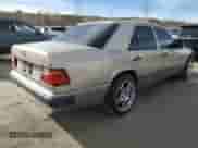 1990 Mercedes-Benz 300 E with VIN WDBEA30D8LB117873, listed as a Copart auction lot 50346635 with 171,434 mi miles and Clean title. Bid and sale history available at DreamBid. Image 3.