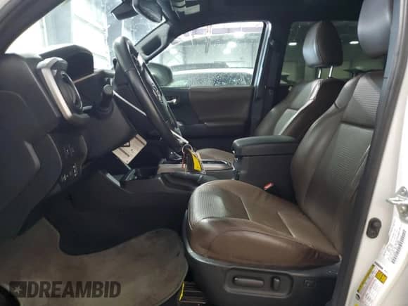 2021 Toyota Tacoma Limited with VIN 3TYGZ5AN1MT044009, listed as a Copart auction lot 58274395 with 44,545 mi miles and Salvage title. Bid and sale history available at DreamBid. Image 7.