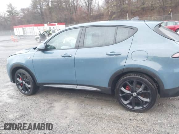 2024 Dodge Hornet R/T с VIN ZACPDFCW3R3A35345, выставлен на аукционе IAAI как лот 41456546 с пробегом 5 287 миль миль и . История ставок и продаж доступна на DreamBid. Изображение 15.