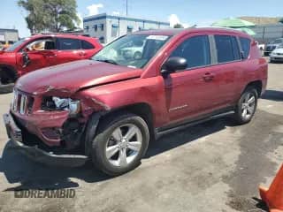 2017 Jeep Compass Sport z VIN 1C4NJDBB8HD106032, wystawiony jako Copart lot #67103395 z przebiegiem 101 126 mil mil oraz Szkoda całkowita • Salvage title. Historia ofert i sprzedaży dostępna na DreamBid. Obrazek 1.