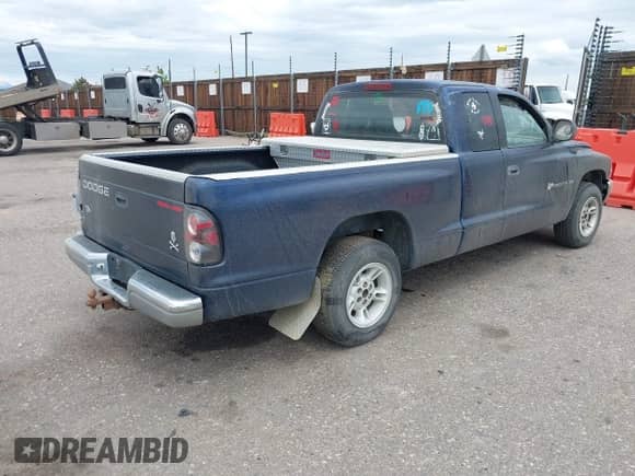 2000 Dodge Dakota Sport with VIN 1B7GL22N4YS693679, listed as a IAAI auction lot 42266579 with 171,629 mi miles and . Bid and sale history available at DreamBid. Image 4.