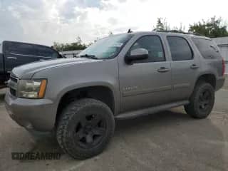 2009 Chevrolet Tahoe 2LT z VIN 1GNFK23089R223303, wystawiony jako Copart lot #81904315 z przebiegiem 228 136 mil mil oraz Szkoda całkowita • Salvage title. Historia ofert i sprzedaży dostępna na DreamBid. Obrazek 1.