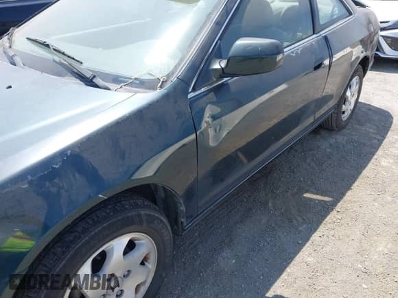 2000 Honda Accord EX with VIN 1HGCG3270YA025749, listed as a IAAI auction lot 42533646 with 196,277 mi miles and . Bid and sale history available at DreamBid. Image 6.