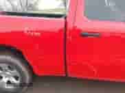 2023 Ram 1500 Big Horn z VIN 1C6SRFBT7PN620356, wystawiony jako IAAI lot #41892108 z przebiegiem 44 824 mil mil oraz . Historia ofert i sprzedaży dostępna na DreamBid. Obrazek 6.