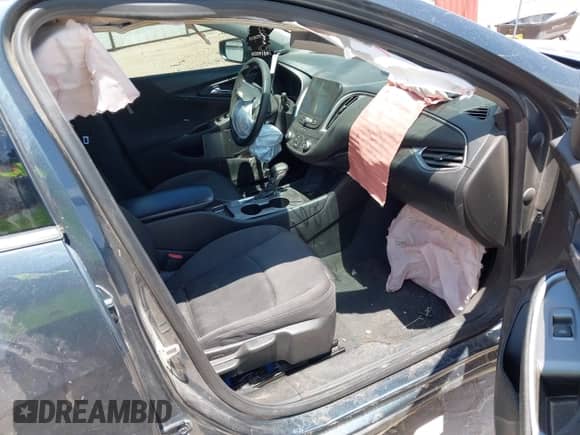 2021 Chevrolet Malibu LS z VIN 1G1ZB5ST8MF078723, wystawiony jako IAAI lot #42819049 z przebiegiem 104 838 mil mil oraz . Historia ofert i sprzedaży dostępna na DreamBid. Obrazek 5.