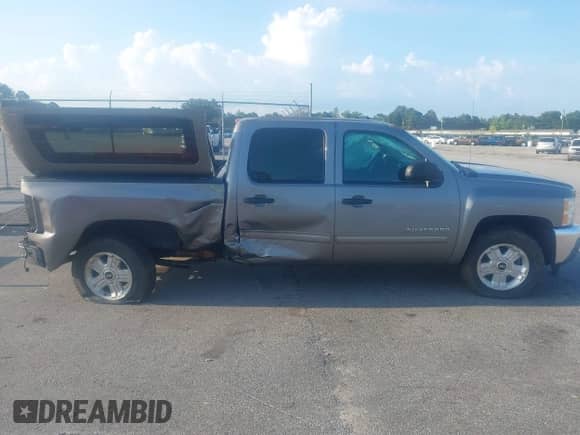 2013 Chevrolet Silverado 1500 LS z VIN 3GCPCREA7DG311647, wystawiony jako IAAI lot #42787890 z przebiegiem 147 389 mil mil oraz . Historia ofert i sprzedaży dostępna na DreamBid. Obrazek 13.
