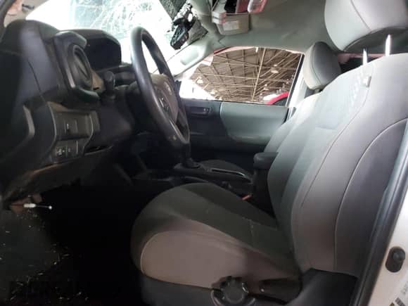 2023 Toyota Tacoma SR z VIN 3TMCZ5AN6PM629599, wystawiony jako Copart lot #84429745 z przebiegiem 62 012 mil mil oraz Czysty tytuł • Clean title. Historia ofert i sprzedaży dostępna na DreamBid. Obrazek 7.