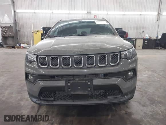2024 Jeep Compass Latitude Lux с VIN 3C4NJDFN1RT601432, выставлен на аукционе IAAI как лот 41586810 с пробегом 17 406 миль миль и . История ставок и продаж доступна на DreamBid. Изображение 13.