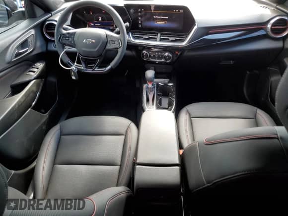 2025 Chevrolet Trax 2RS с VIN KL77LJEPXSC282907, выставлен на аукционе Copart как лот 84053425 с пробегом 2 187 миль миль и Списание • Salvage title. История ставок и продаж доступна на DreamBid. Изображение 8.