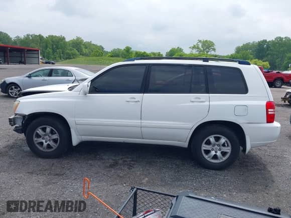 2003 Toyota Highlander с VIN JTEGF21A930096145, выставлен на аукционе IAAI как лот 42390285 с пробегом 113 463 миль миль и . История ставок и продаж доступна на DreamBid. Изображение 14.