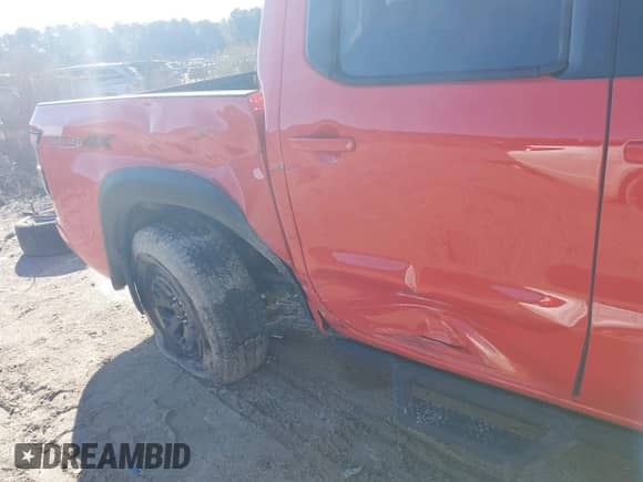 2025 Nissan Frontier Pro-4X с VIN 1N6ED1EK2SN607899, выставлен на аукционе IAAI как лот 41580004 с пробегом 3 395 миль миль и . История ставок и продаж доступна на DreamBid. Изображение 6.