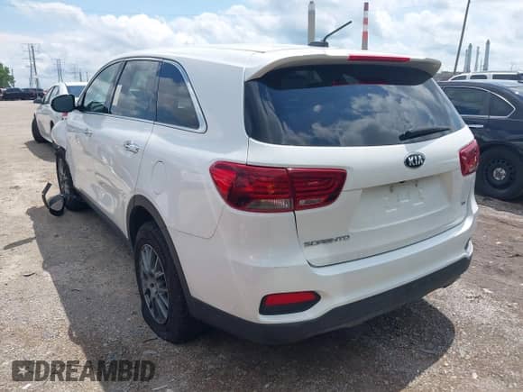 2020 Kia Sorento LX with VIN 5XYPG4A52LG676525, listed as a IAAI auction lot 42759112 with 107,868 mi miles and . Bid and sale history available at DreamBid. Image 3.