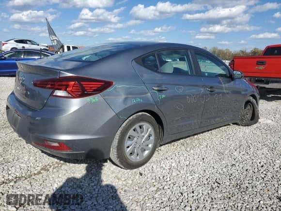 2019 Hyundai Elantra SE z VIN KMHD74LF7KU757389, wystawiony jako Copart lot #82484605 z przebiegiem 82 392 mil mil oraz Szkoda całkowita • Salvage title. Historia ofert i sprzedaży dostępna na DreamBid. Obrazek 3.