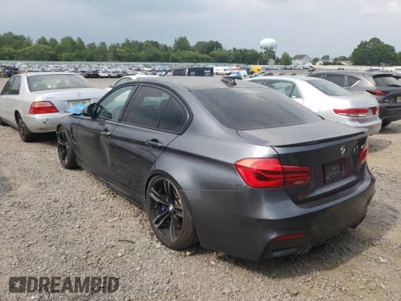 2017 BMW M3 z VIN WBS8M9C50H5G84030, wystawiony jako Copart lot #60248865 z przebiegiem 63 388 mil mil oraz Czysty tytuł • Clean title. Historia ofert i sprzedaży dostępna na DreamBid. Obrazek 2.